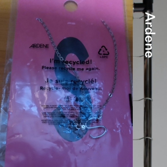 Free With Purchase Chic initial necklace, Letter S necklace, initial S - Picture 2 of 4